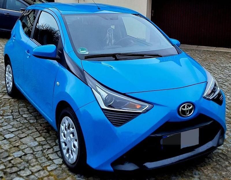 Gebraucht Toyota Aygo X-play 72 PS (52 kW) 2019 Blau Kleinwagen