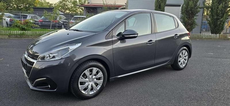 Grau Gebraucht 2016 Peugeot 208 Active Kleinwagen | 5.900 € (Guter Preis) - Bild 1/4