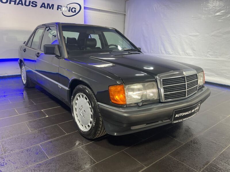 Gebraucht Mercedes 190 132 PS (97 kW) 1991 Schwarz metallic Limousine