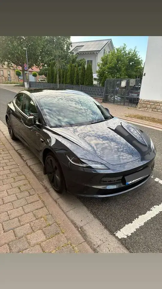 Gebraucht Tesla Model 3 RWD 208 kW (283 PS) 2025 Grau Limousine