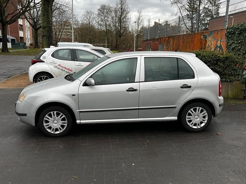 Gebraucht Skoda Fabia 64 PS (47 kW) 2000 Silber Kleinwagen