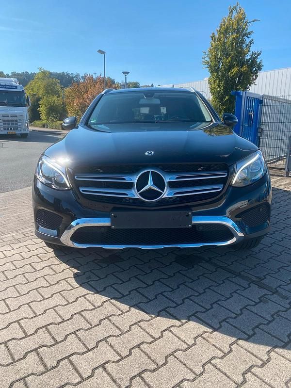Schwarz Gebraucht 2018 Mercedes GLC250 SUV | 25.500 € (Guter Preis) - Bild 1/4