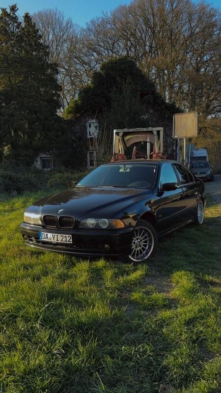 Schwarz Gebraucht 2001 BMW 525 Limousine | 5.250 € (Fairer Preis) - Bild 1/4