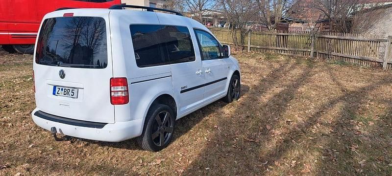 Gebraucht VW Caddy 102 PS (75 kW) 2013 Weiß Van / Kleinbus