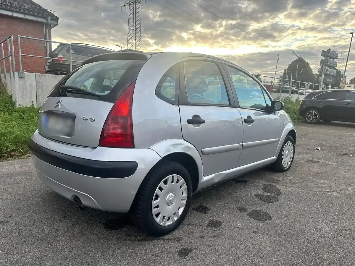 Gebraucht Citroën C3 60 PS (44 kW) 2004 Silber Kleinwagen