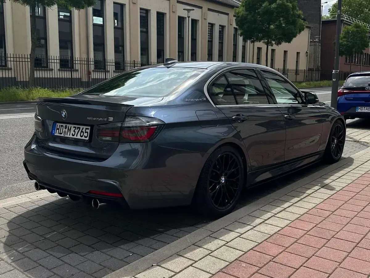 Gebraucht BMW ActiveHybrid 3 Sport Line 306 PS (225 kW) 2013 Grau Limousine