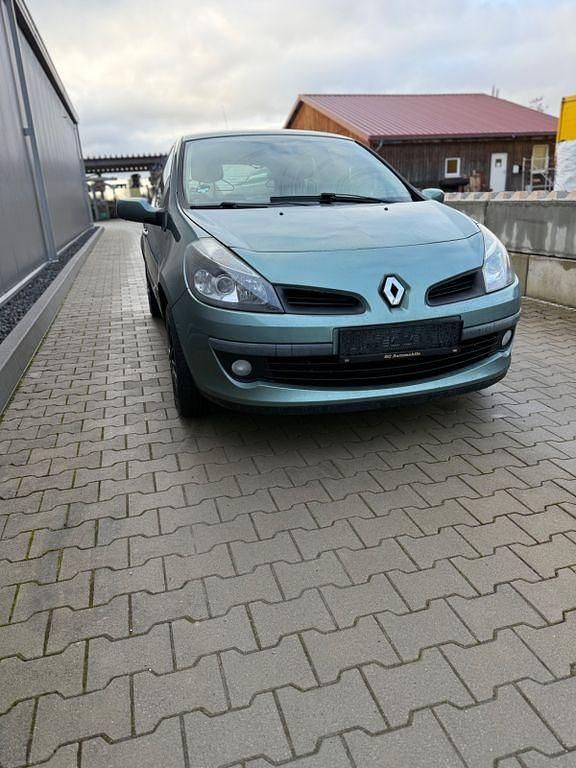 Gebraucht Renault Clio II Dynamique 75 PS (55 kW) 2007 Grün Limousine