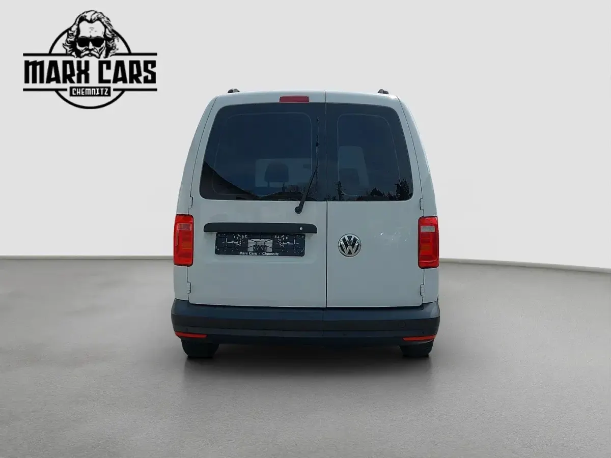 Używany VW Caddy Maxi 125 KM (91 kW) 2015 Biały Minivan