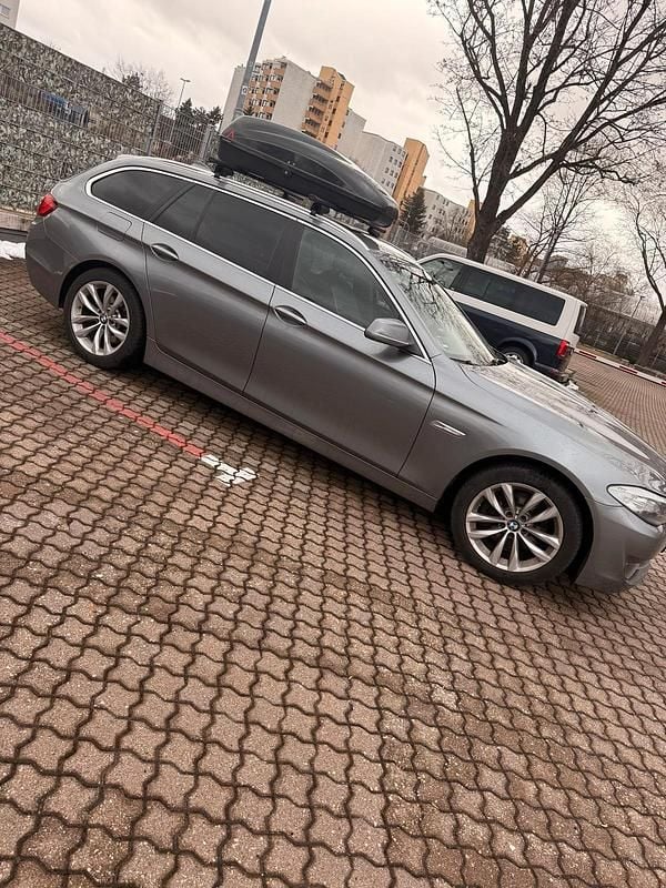 Gebraucht BMW 520 M Sport 184 PS (135 kW) 2012 Grau Kombi