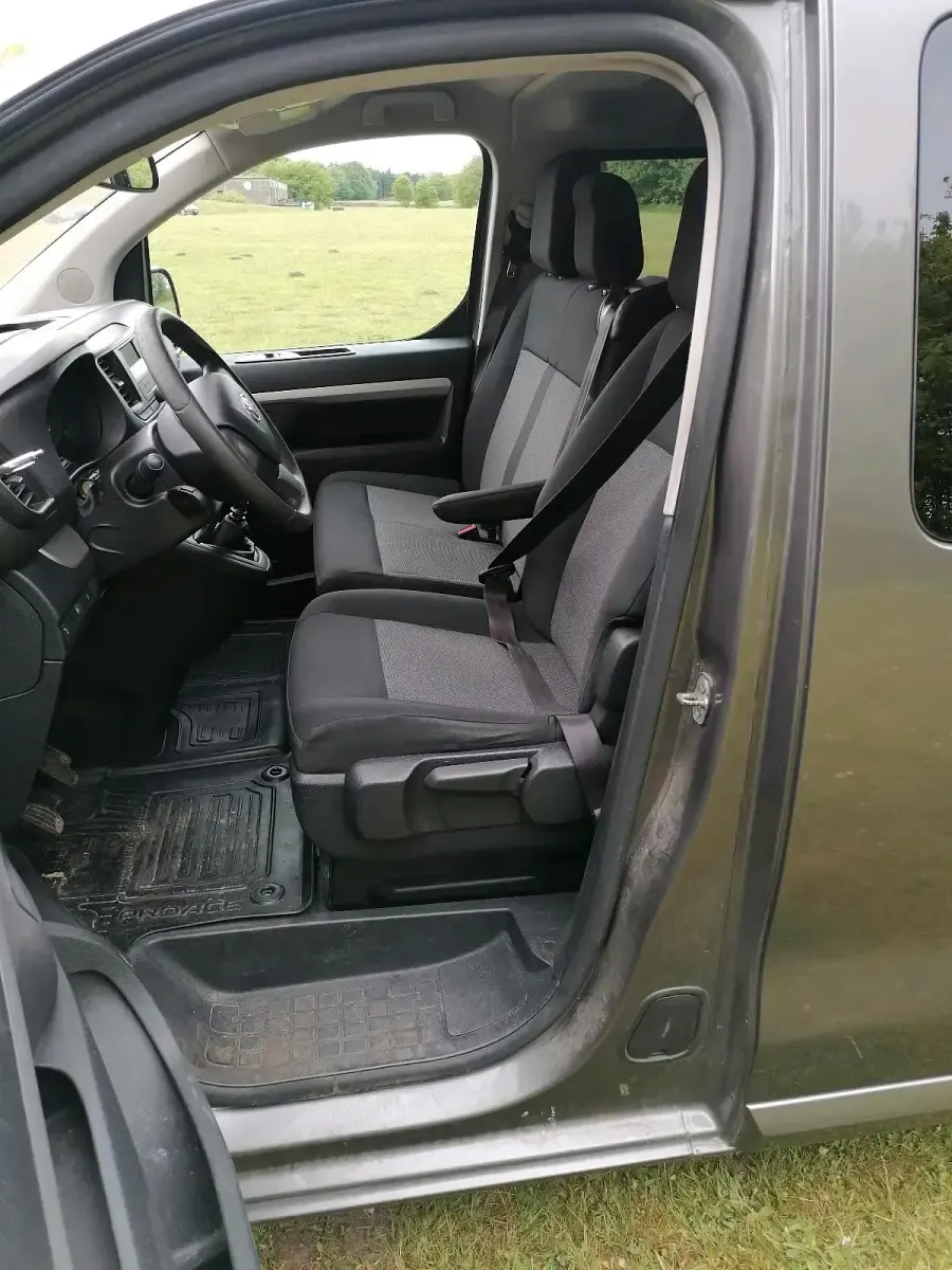 Gebraucht Toyota Proace Verso 116 PS (85 kW) 2017 Grau Kombi