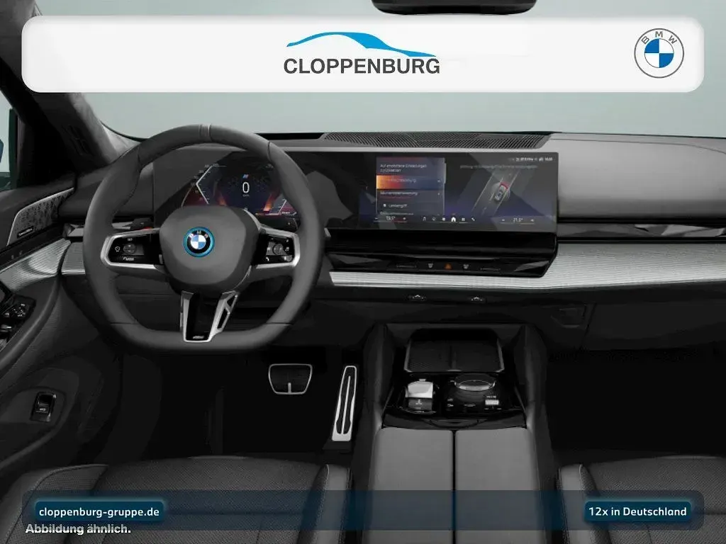 Gebraucht BMW 530e M Sport 299 PS (219 kW) 2025 Blau Kombi