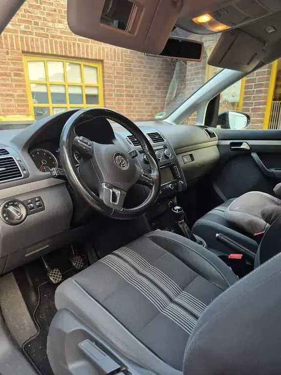 Gebraucht VW Touran Match 140 PS (102 kW) 2013 Blau Van / Kleinbus