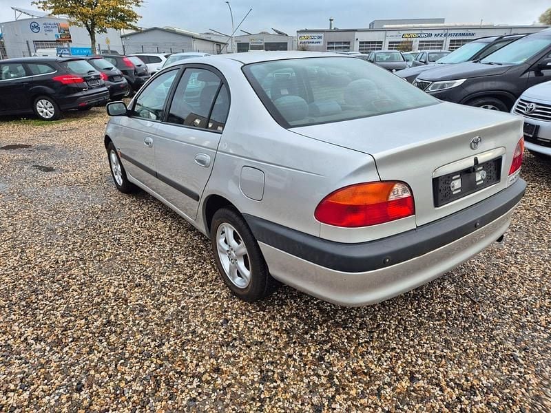 Gebraucht Toyota Avensis 128 PS (94 kW) 2000 Grau Limousine