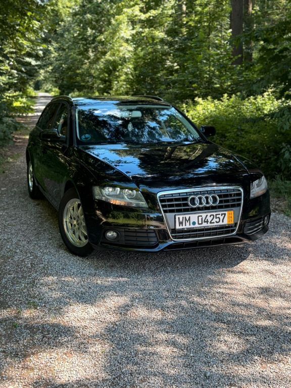 Schwarz Gebraucht 2011 Audi A4 Ambiente Kombi | 6.000 € (Superpreis) - Bild 1/4