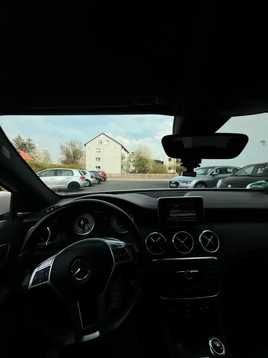 Gebraucht Mercedes A180 122 PS (89 kW) 2013 Weiß Kleinwagen