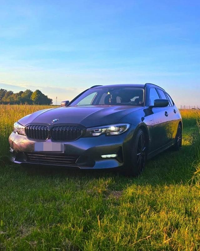 Gebraucht BMW 320 190 PS (139 kW) 2019 Silber Kombi