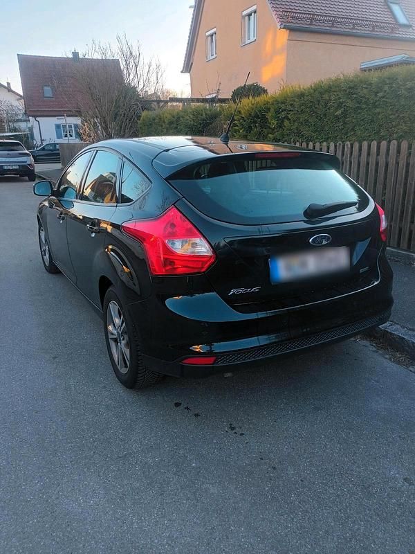Gebraucht Ford Focus 125 PS (91 kW) 2013 Schwarz Limousine