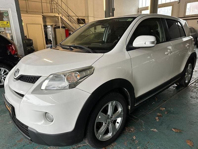 Weiß Gebraucht 2011 Toyota Urban Cruiser Life SUV | 3.890 € (Fairer Preis) - Bild 1/4