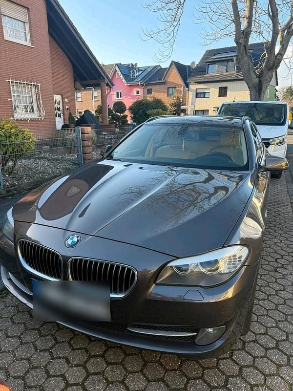 Gebraucht BMW 525 218 PS (160 kW) 2012 Braun Kombi