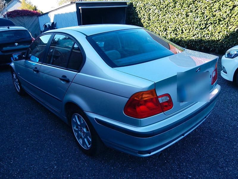 Second-hand BMW 316 105 CP (77 kW) 2000 Argintiu Berlinǎ