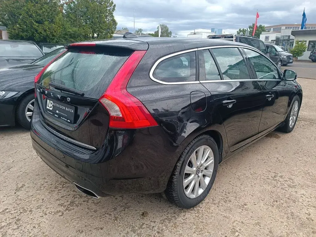 Gebraucht Volvo V60 Summum 215 PS (158 kW) 2013 Schwarz Kombi