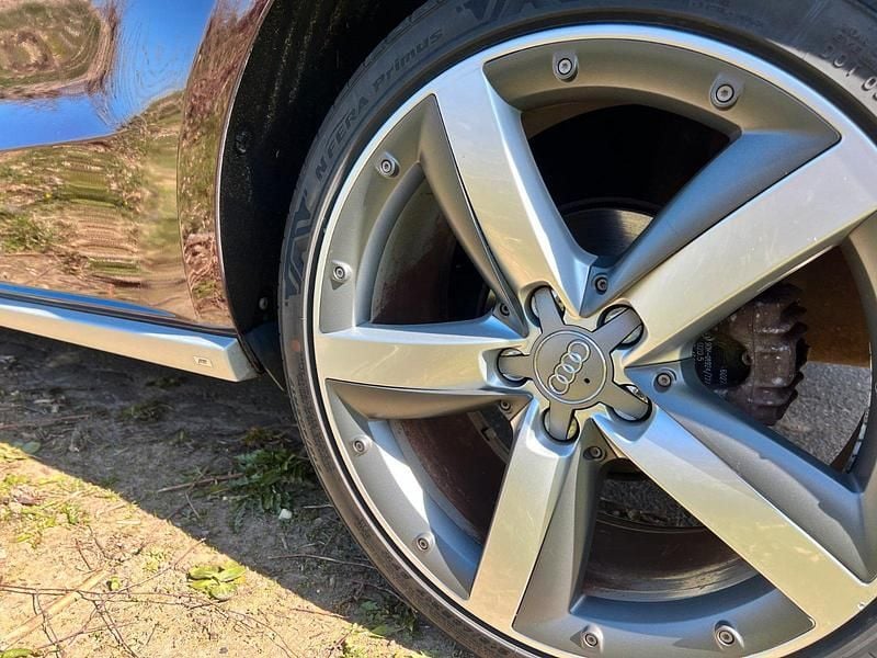 Second-hand Audi A1 Ambition 122 CP (89 kW) 2011 Roșu Hatchback