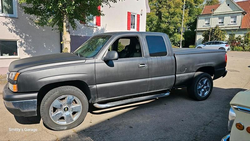 Schwarz Gebraucht 2005 Chevrolet Silverado SUV | 13.999 € - Bild 1/4