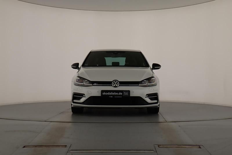 Gebraucht VW Golf VII Highline 150 PS (110 kW) 2018 Oryxweiß perlmutteffekt Limousine