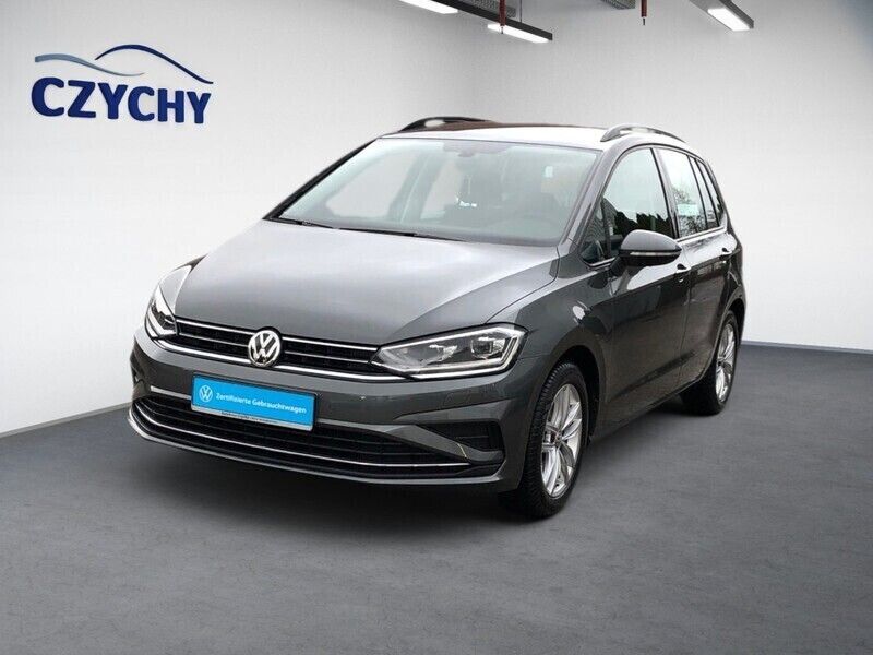 Grau Gebraucht 2018 VW Golf Sportsvan Comfortline Van / Kleinbus | 17.830 € (Etwas zu teuer) - Bild 1/4