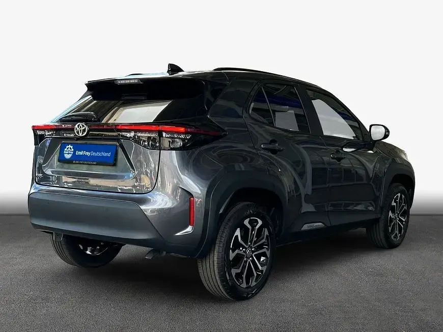 Neu Toyota Yaris Cross 131 PS (96 kW) 2025 Marlingrau metallic SUV