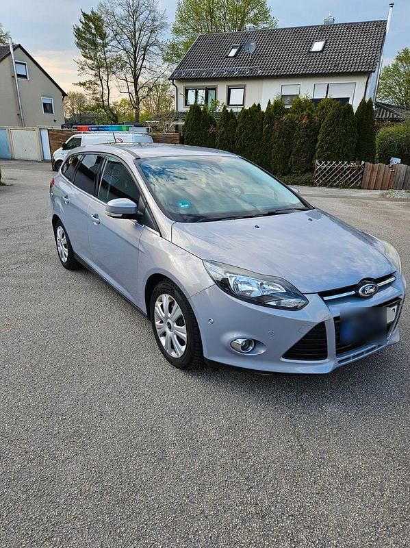 Second-hand Ford Focus SYNC Edition 125 CP (91 kW) 2014 Gri Break