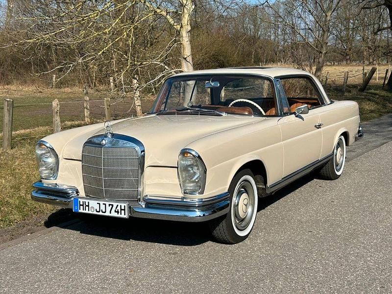 Beige Gebraucht 1966 Mercedes 250 SE Coupé | 69.000 € - Bild 1/4