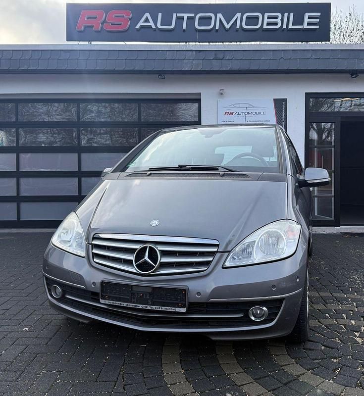 Gebraucht Mercedes A180 116 PS (85 kW) 2010 Grau Kleinwagen