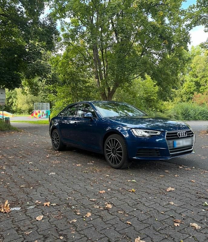 Gebraucht Audi A4 150 PS (110 kW) 2017 Blau Limousine