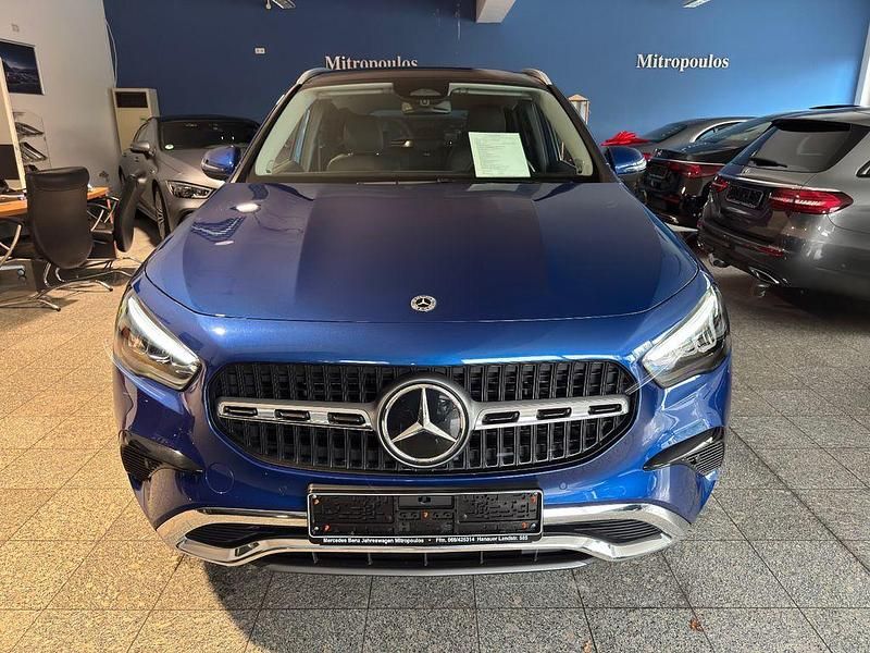 Gebraucht Mercedes GLA250 Progressive 218 PS (160 kW) 2024 Blau SUV