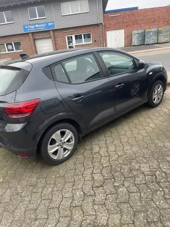Gebraucht Dacia Sandero Expression 91 PS (66 kW) 2022 Grau Limousine