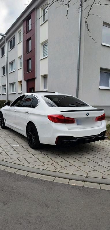 Weiß Gebraucht 2018 BMW 530 M Sport Limousine | 34.999 € (Teuer) - Bild 1/4