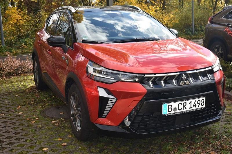 Aurorarot/onyxschwarz Gebraucht 2025 Mitsubishi ASX Edition SUV | 31.990 € (Teuer) - Bild 1/4