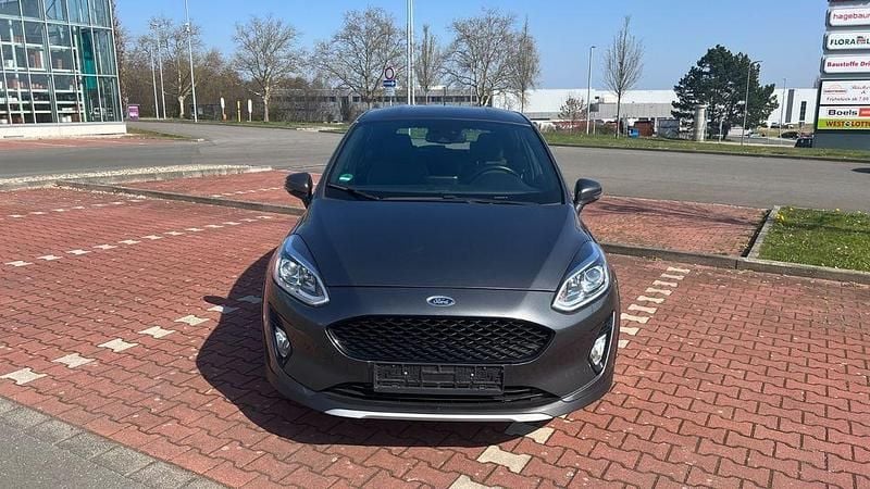 Gebraucht Ford Fiesta Active 86 PS (63 kW) 2018 Grau Kleinwagen
