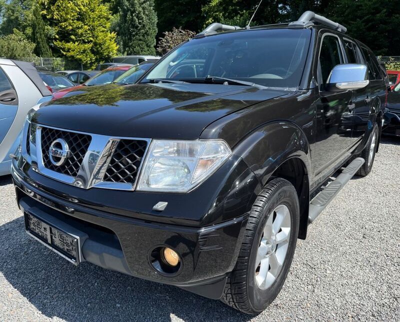 Schwarz Gebraucht 2009 Nissan Navara Platinum Abholung | 6.490 € (Superpreis) - Bild 1/4