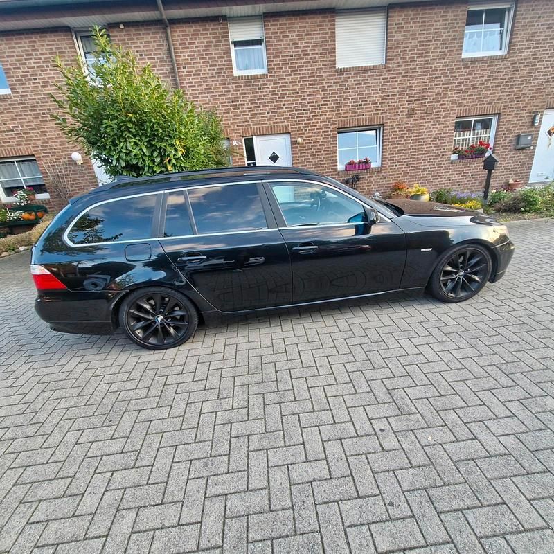 Schwarz Gebraucht 2008 BMW 525 Basis Kombi | 4.100 € (Superpreis) - Bild 1/4