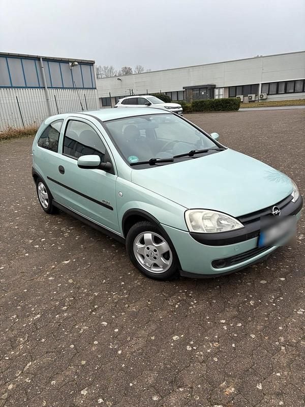 Grün Gebraucht 2001 Opel Corsa Kombi | 2.500 € (Fairer Preis) - Bild 1/4