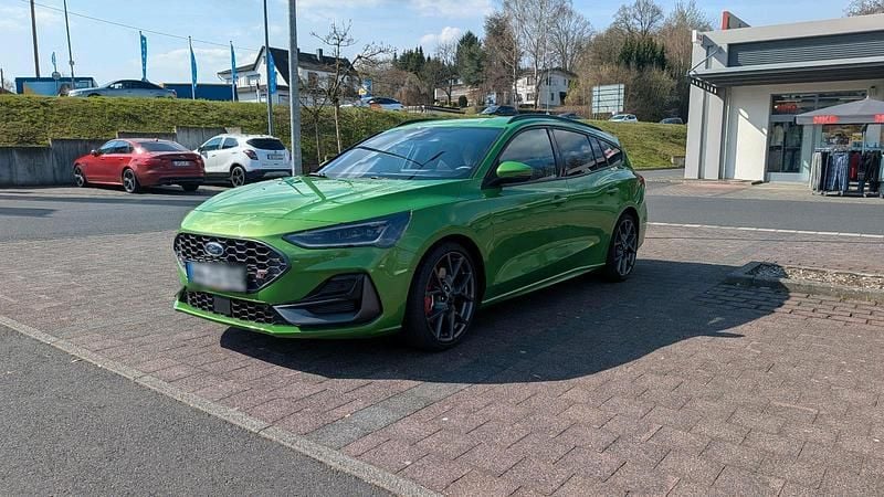 Gebraucht Ford Focus ST 280 PS (205 kW) 2023 Grün Kombi