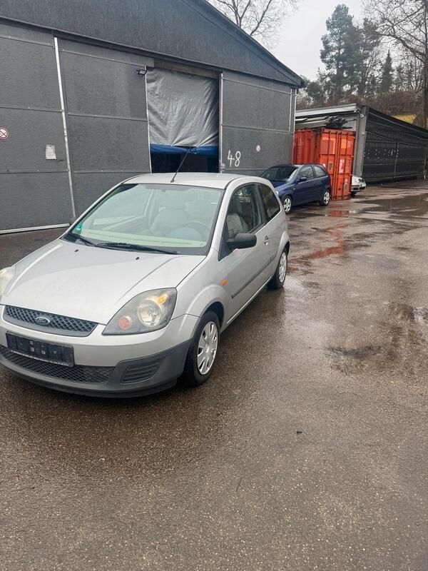 Silber Gebraucht 2005 Ford Fiesta Kleinwagen | 600 € (Fairer Preis) - Bild 1/4