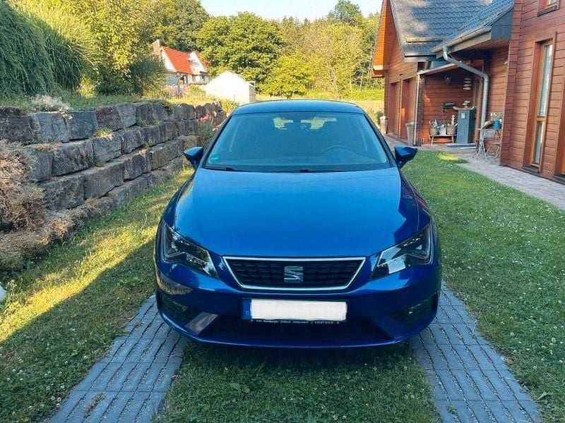 Blau Gebraucht 2018 Seat Leon Style Limousine | 10.499 € (Fairer Preis) - Bild 1/4
