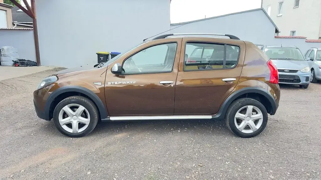 Gebraucht Dacia Sandero Stepway 84 PS (61 kW) 2012 Braun Limousine