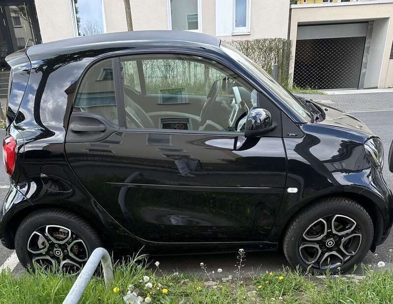 Schwarz Gebraucht 2015 Smart ForTwo Coupé Coupé | 8.499 € (Fairer Preis) - Bild 1/4
