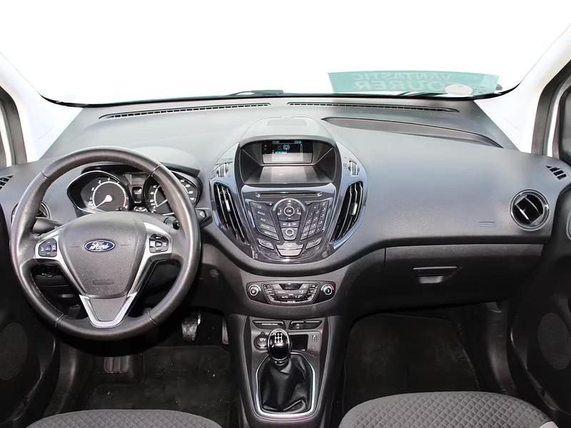 Gebraucht Ford Tourneo Courier Titanium 101 PS (74 kW) 2017 Silber Van / Kleinbus