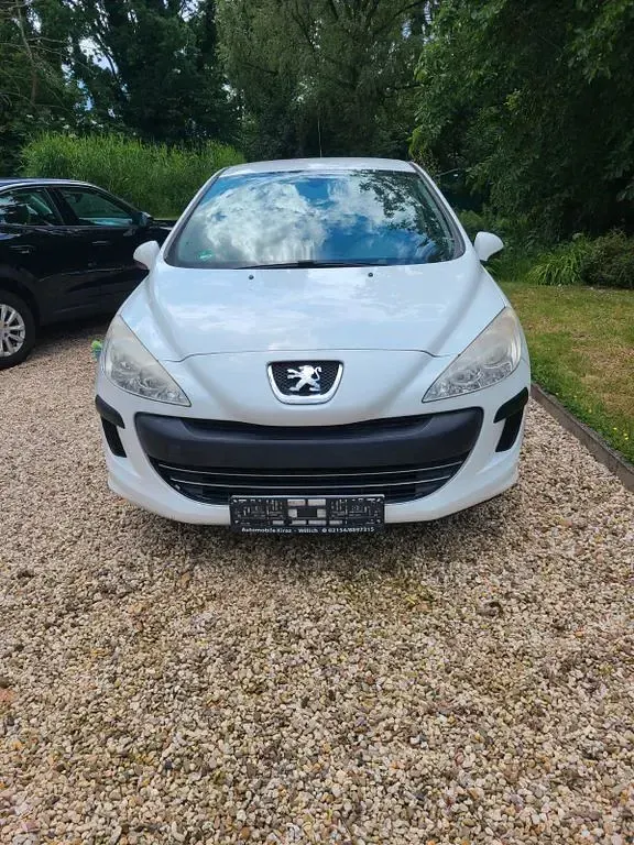 Gebraucht Peugeot 308 Filou 95 PS (69 kW) 2011 Weiß Limousine