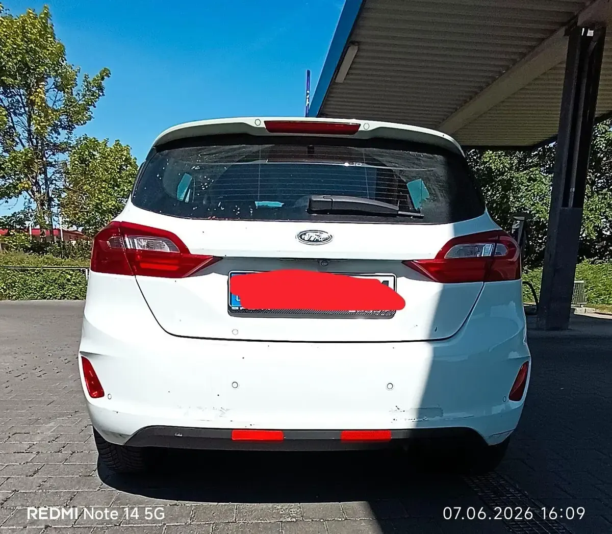 Gebraucht Ford Fiesta Titanium 101 PS (74 kW) 2017 Weiß Kleinwagen